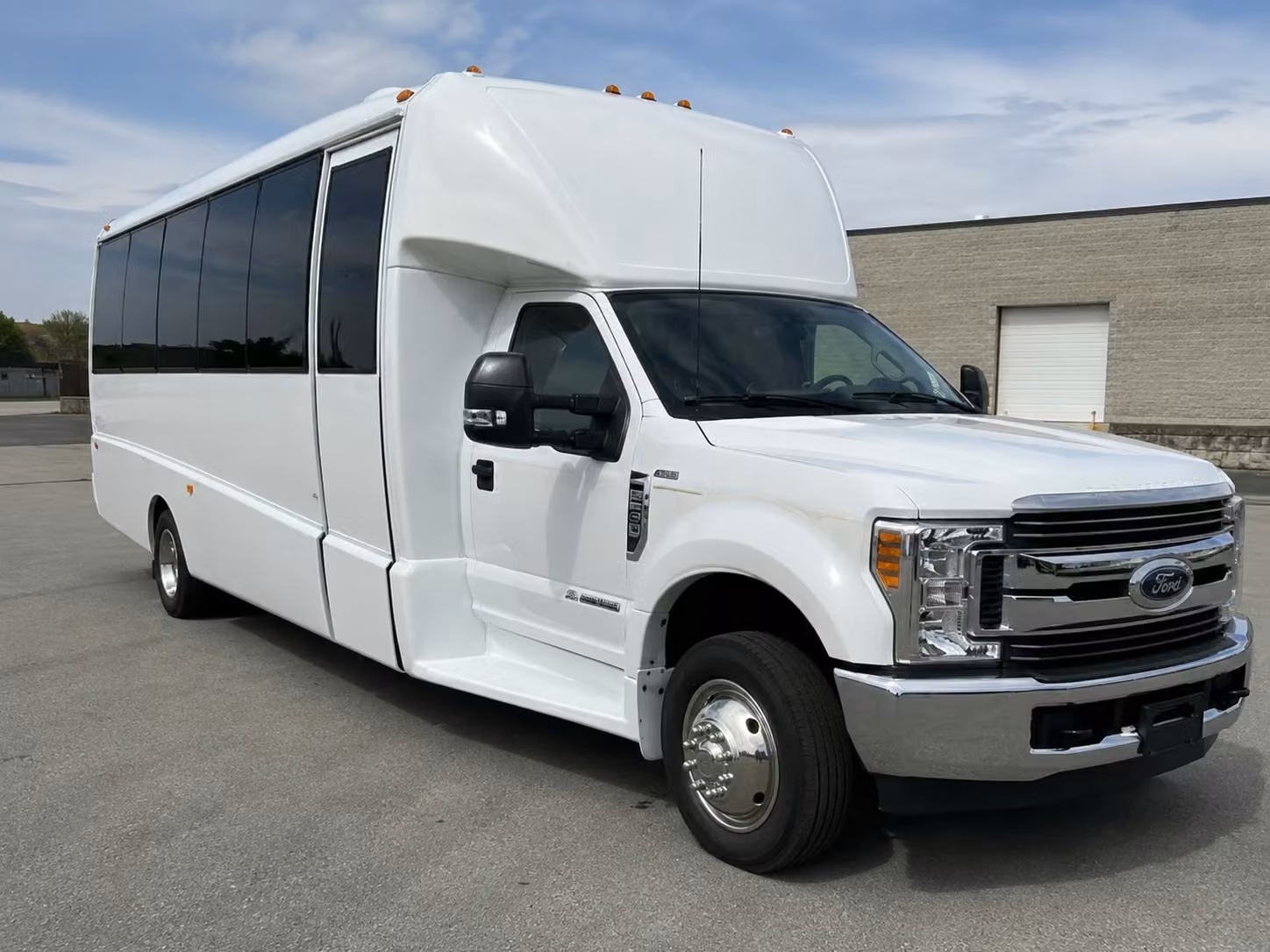 15 passenger minibus